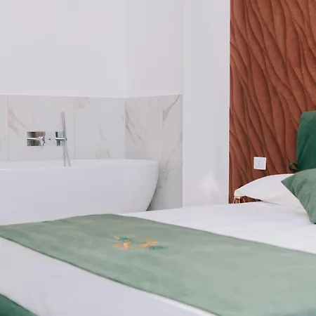 Nocleg ze śniadaniem Frontemare 4*