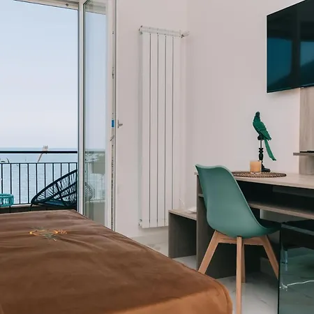 Frontemare Nocleg ze śniadaniem Castellammare di Stabia