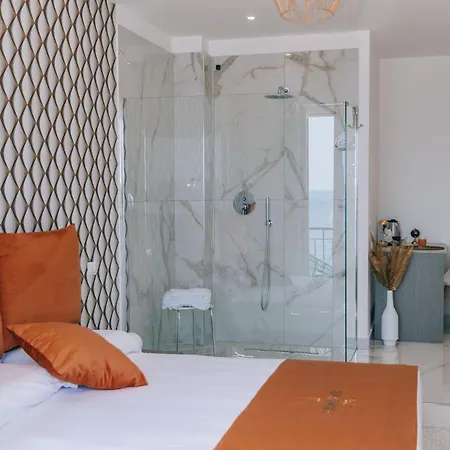Frontemare Bed & Breakfast 4*