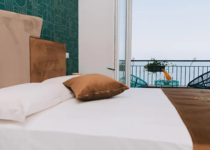 Frontemare Bed & Breakfast 4*